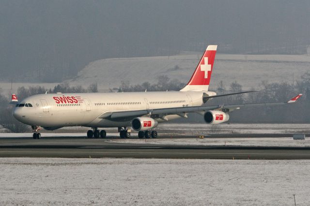 Airbus A340-300 (HB-JMC)