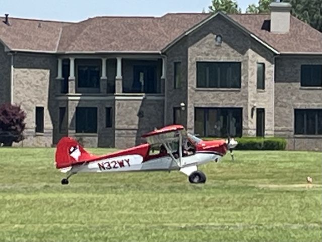 CHRISTEN Husky (N32WY)