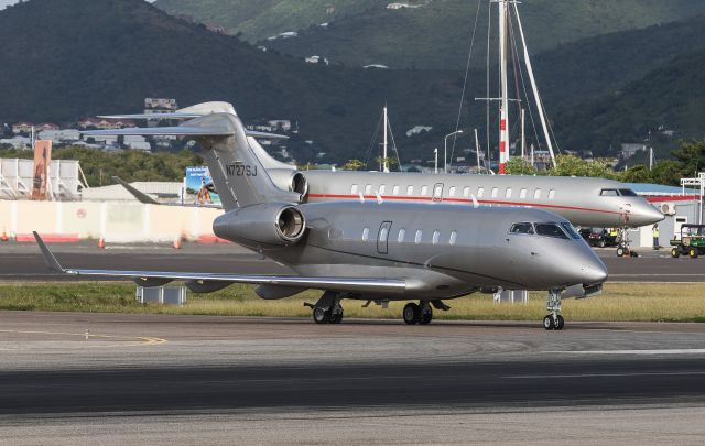 Bombardier Challenger 300 (N727SJ)