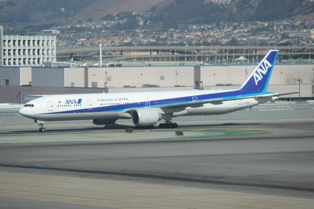 BOEING 777-300 (JA782A)