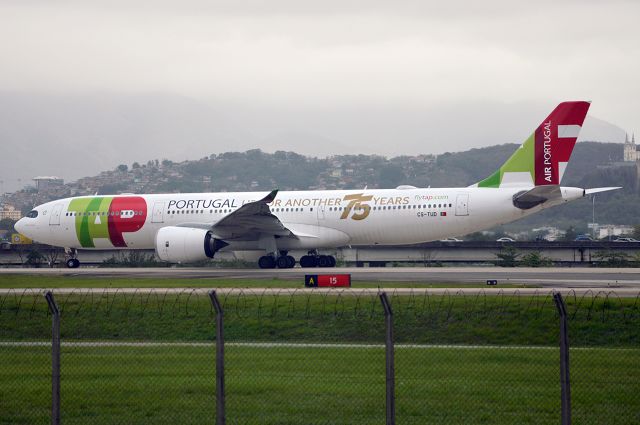 Airbus A330-300 (CS-TUD)
