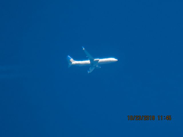 Boeing 737-900 (N68453)