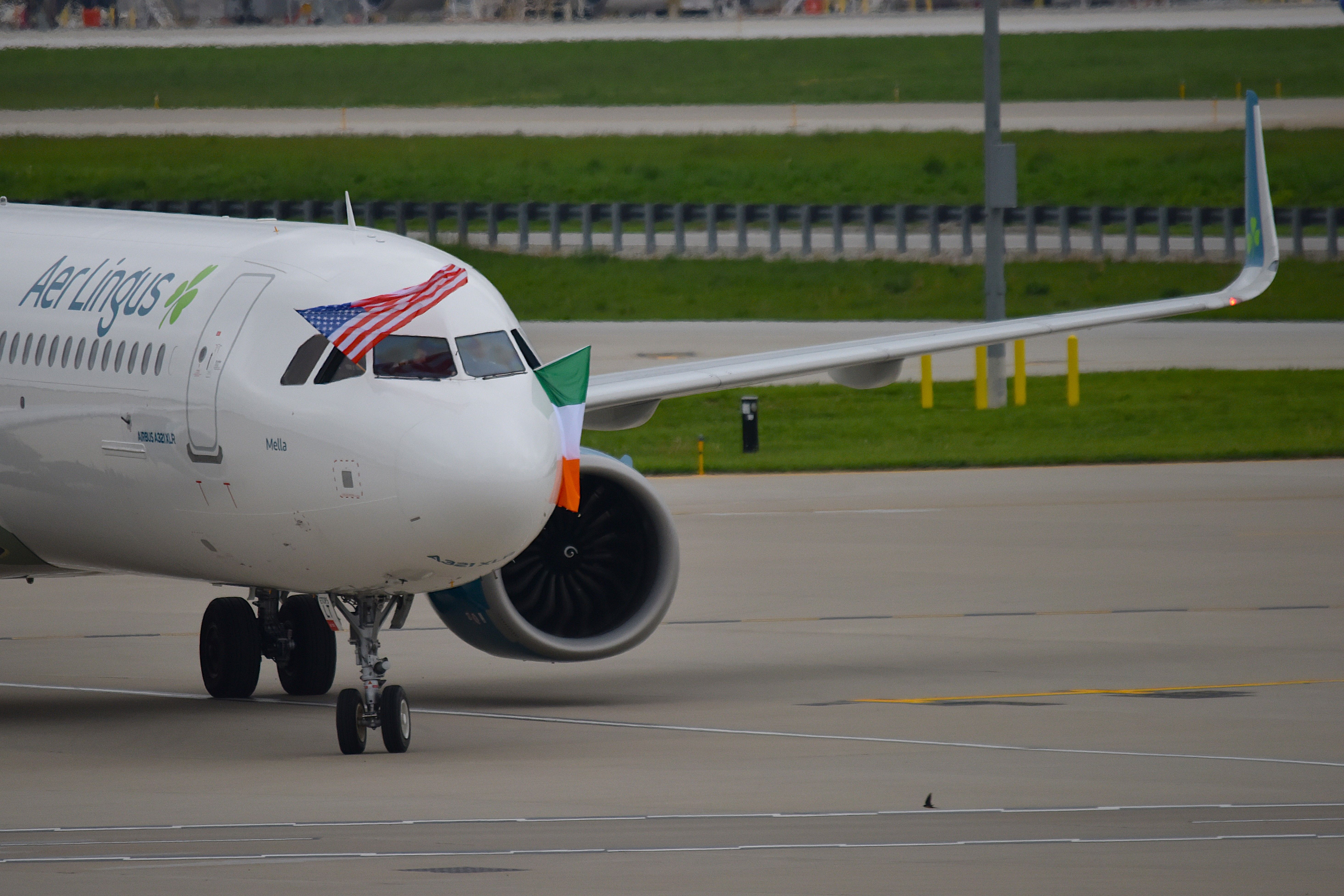 Airbus A321neo (EI-XLT) - Welcome to Indianapolis! Inaugural Aer Lingus service DUB-IND EIN 83. 05-03-25. COOL the flight deck crew popped out the American and Irish flags.
