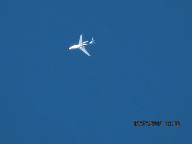 Embraer Phenom 300 (N715DE)