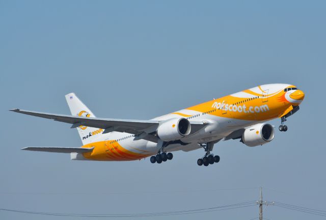 Boeing 777-200 (HS-XBC) - ＮＲＴ１６Ｒ↑