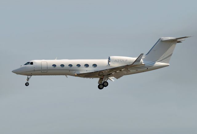 Gulfstream Aerospace Gulfstream IV (N212LF)