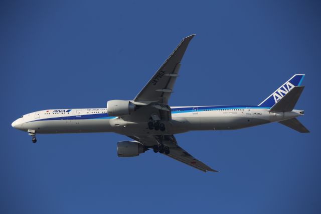 BOEING 777-300ER (JA796A)