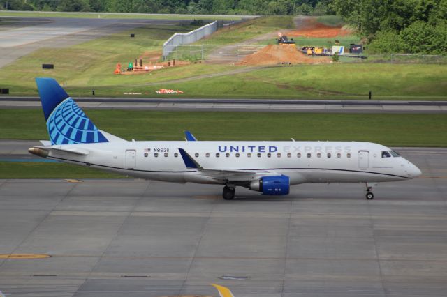 Embraer 175 (N86311)