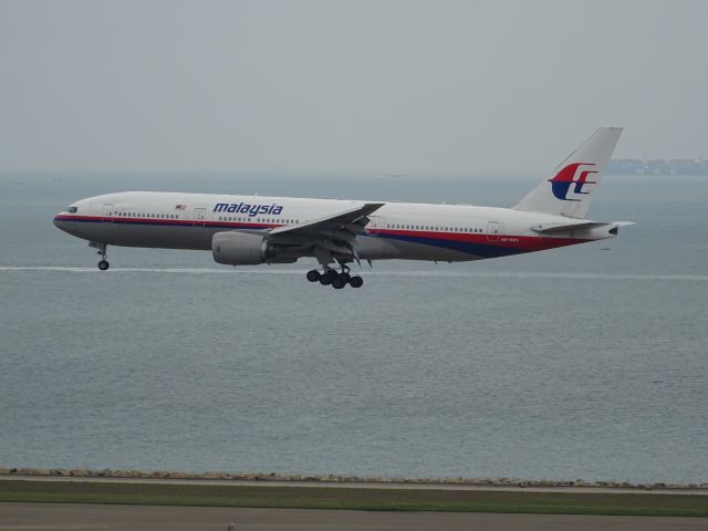 Boeing 777-200 (9M-MRQ)