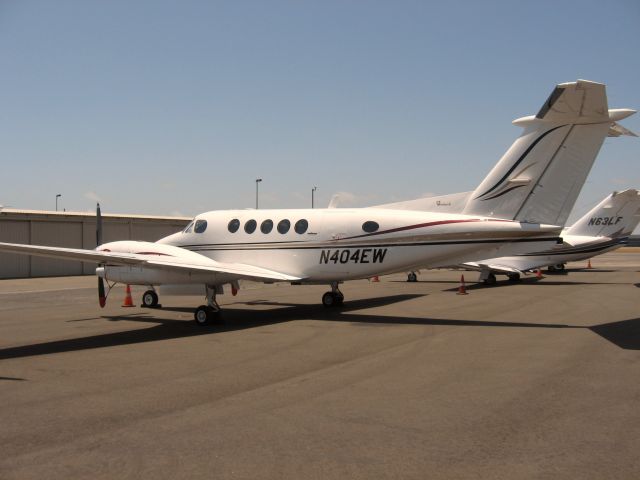 Beechcraft Super King Air 300 (N404EW) - PARKED AT SANTA ANA