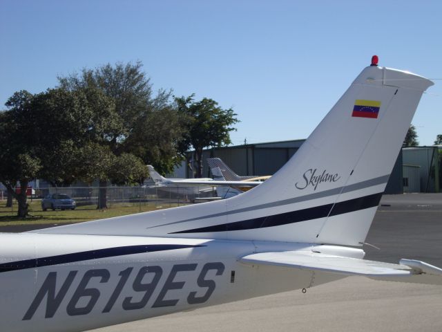 Cessna Skylane (N619ES) - Venezuelan Flag