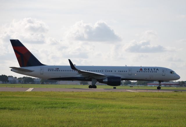 Boeing 757-200 (N690DL) - Boston Red Sox charter flight (DAL8885) departing for Boston after wrapping up their weekend series with the Tampa Bay Rays - 7/27/14 