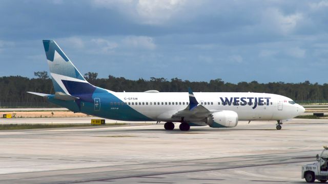 Boeing 737 MAX 8 (C-GTSW) - WestJet Boeing 737-8 MAX C-GTSW in Tulum