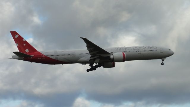 Boeing 777-200 (VH-VPF) - Boeing 777-3ZGER. VA12 LAX-MEL Thu 6 Sep 2012. Melbourne Tullamarine RWY 34 Finals.