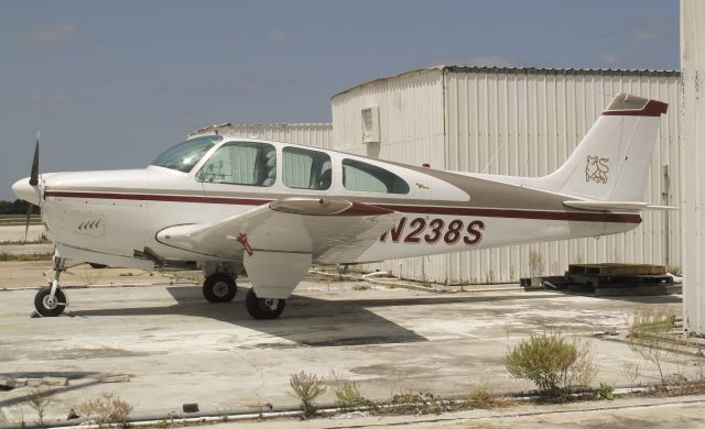 Beechcraft Bonanza (33) (N238S)