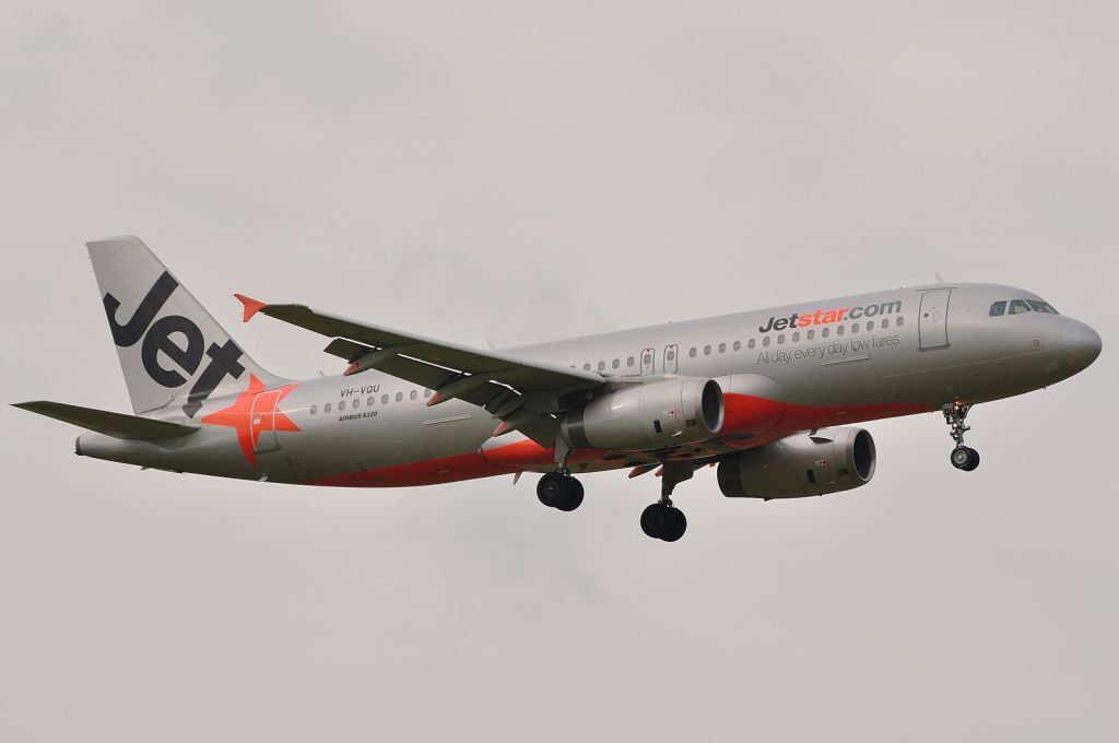 Airbus A320 (VH-VQU)