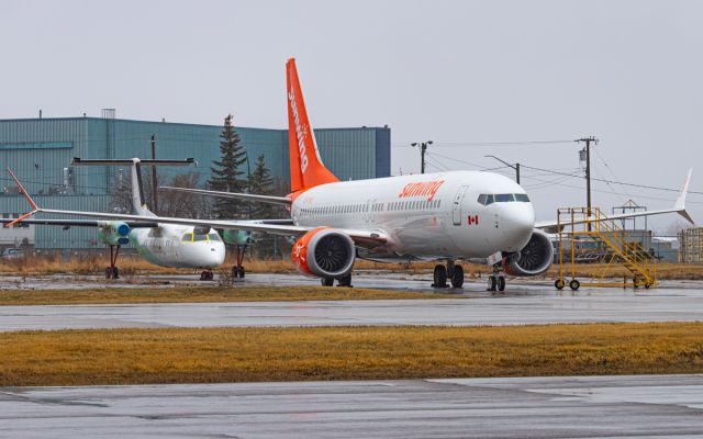 Boeing 737 MAX 8 (C-FTXE)