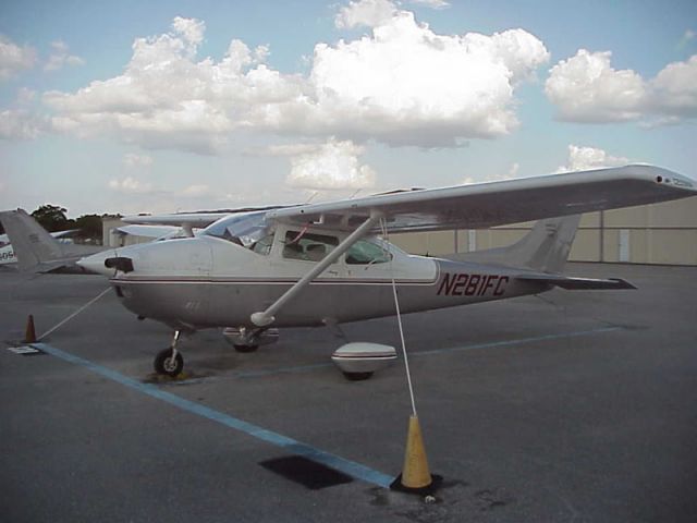 Cessna Skylane (N281FC)