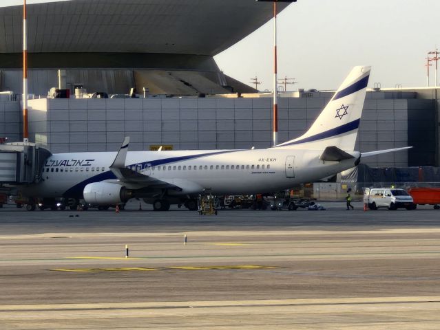 Boeing 737-800 (4X-EKH)