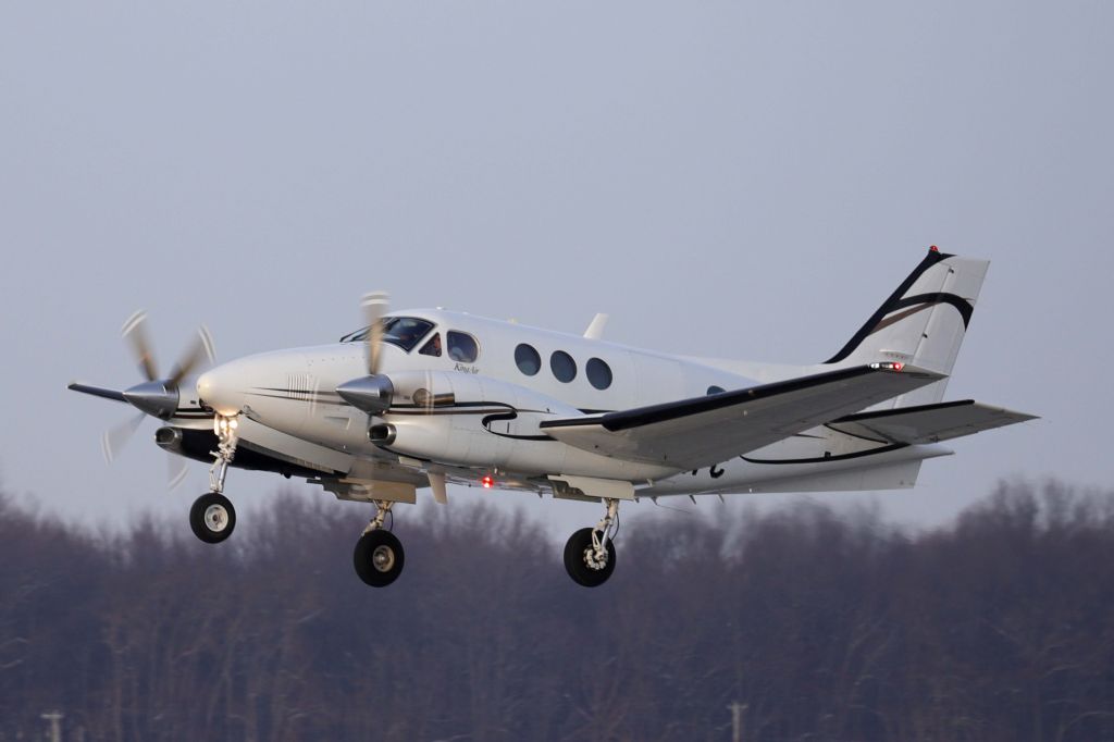 Beechcraft King Air 90 (N707PC) - N707PC was seen here departing Eugene F. Kranz Toledo Express Airport this afternoon (18 Dec 2020).