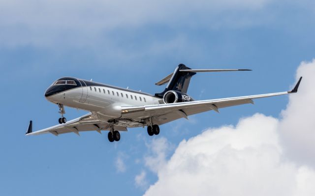 Bombardier Global Express (N21SP)