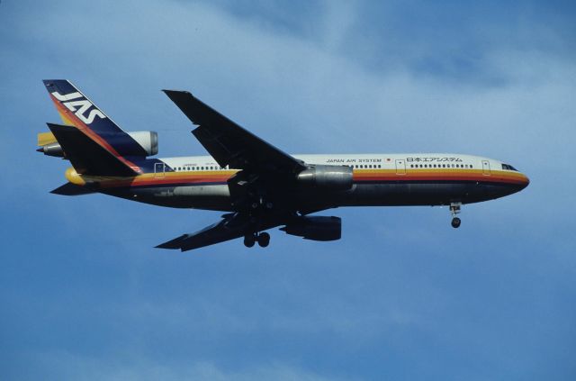 McDonnell Douglas DC-10 (JA8550) - Final Approach to Narita Intl Airport Rwy34 on 1991/08/25
