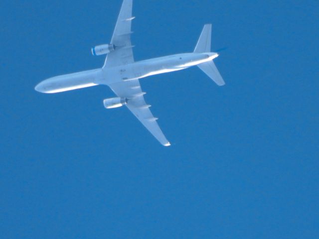 Boeing 757-200 (N67134) - UAL2363br /PHX-EWRbr /11-14-2024