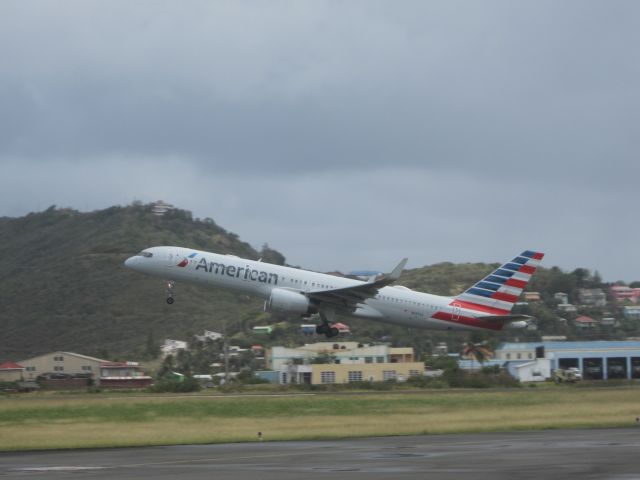 Boeing 757-200 (N691AA)