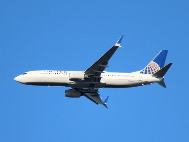 Boeing 737-800 (N16234)