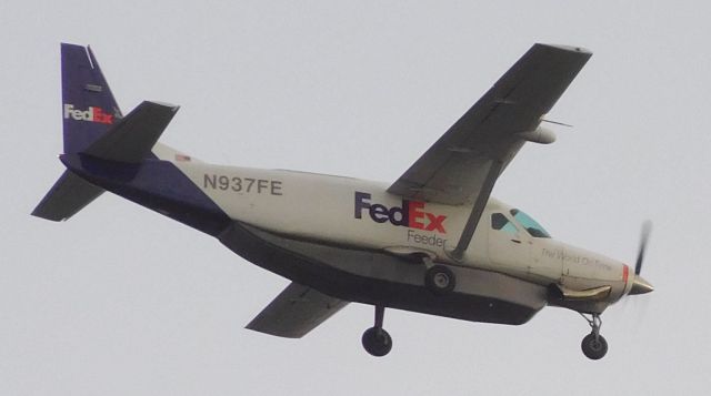 Cessna Caravan (N937FE) - N937FE on approach to CVO 23d Januaru 2019.