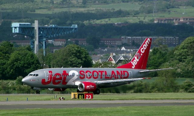 Boeing 737-700 (G-CELU) - Jet2