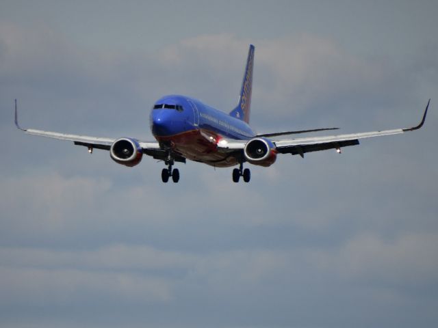 BOEING 737-300 (N380SW)