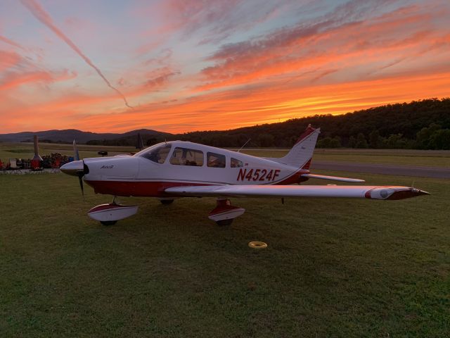 Piper Cherokee (N4524F)