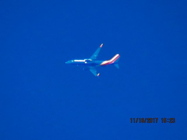 Boeing 737-800 (N8527Q)