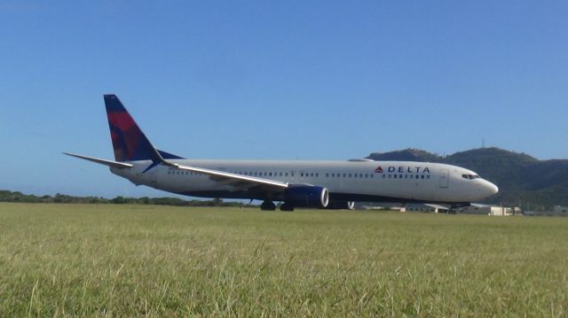 Boeing 737-900 (N866DN)