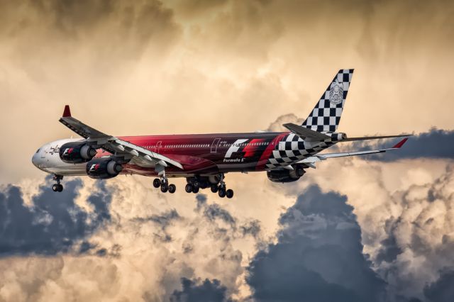 Airbus A340-600 (A6-EHJ)