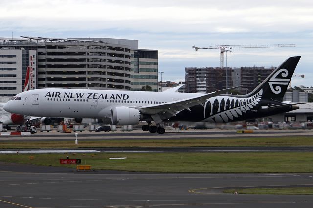 Boeing 787-9 Dreamliner (ZK-NZF) - on 5 December 2017