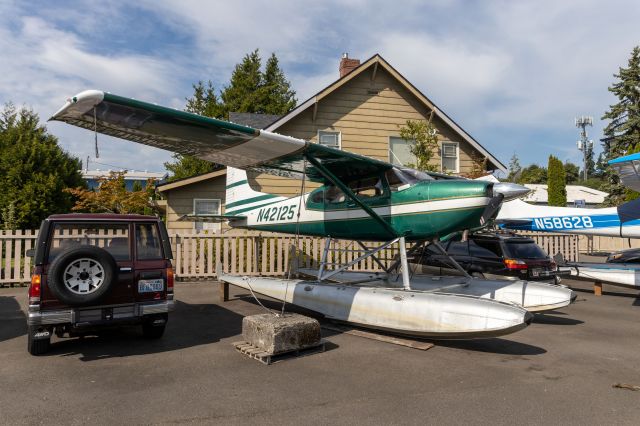 Cessna Skywagon 180 (N42125)