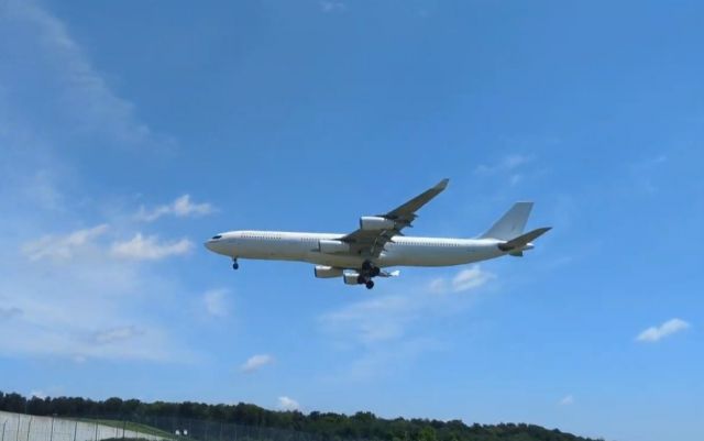 Airbus A340-300 (9H-ZMK) - Landing 33L May 19, 2022