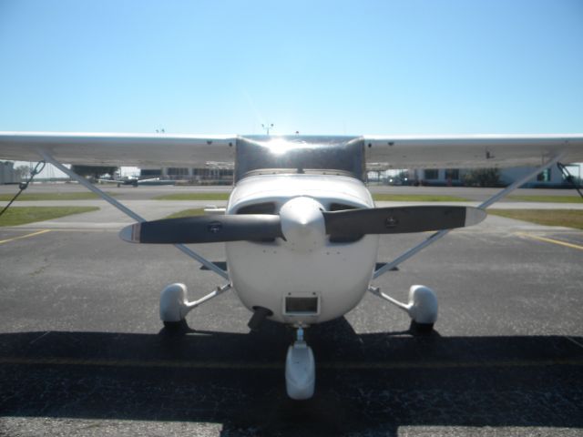 Cessna Skyhawk (N1033A)