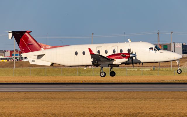 Beechcraft 1900 (C-GCMY)