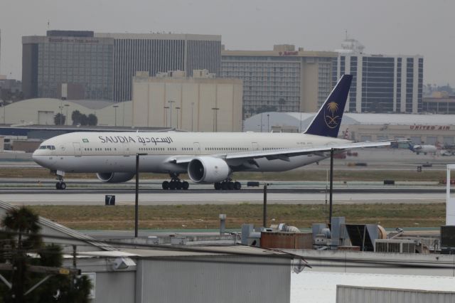 BOEING 777-300ER (HZ-AK20)