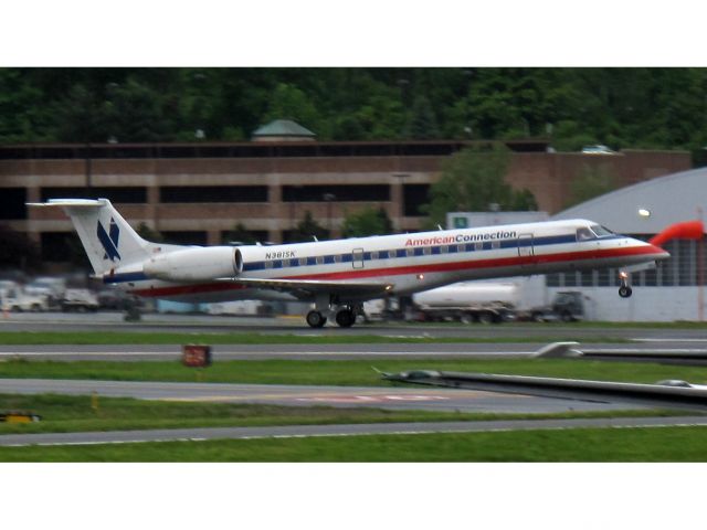Embraer ERJ-135 (N381SK) - Take off RW16.
