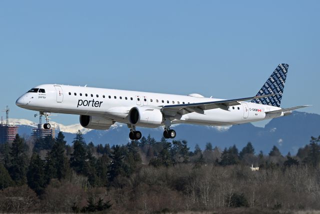 EMBRAER ERJ-190-400 (C-GKQR)