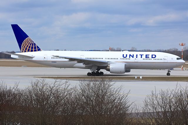 Boeing 777-200 (N788UA)