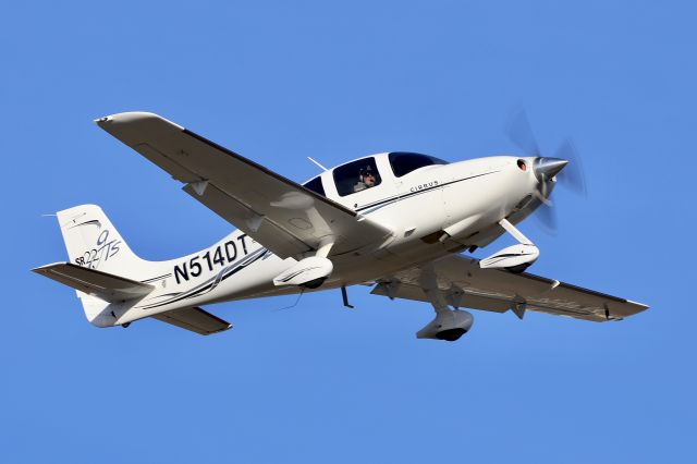 Cirrus SR-22 (N514DT) - Departure rwy 19 BTV 4 Nov 2022