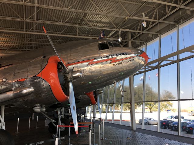 Douglas DC-3 (NC21798) - The beautiful Flagship Knoxville!