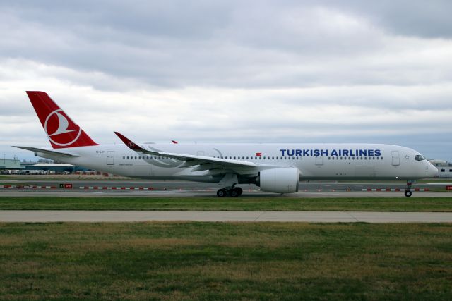 Airbus A350-900 (TC-LGF) - Taxiing to depart rwy 09R on 3-Mar-22 operating flight THY1986 to LTFM on its first visit to EGLL.