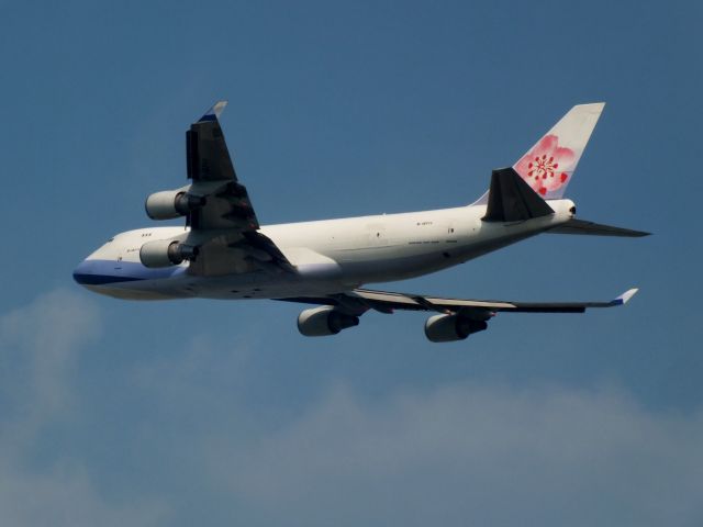 Boeing 747-400 (B-18711)