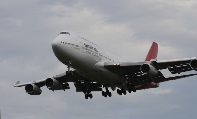 Boeing 747-400 (VH-OJA) - This is the final flight of this Qantas 747-400 OJA. This aircraft holds the record for the longest flight of a 747 and the shortest flight of 10 minutes